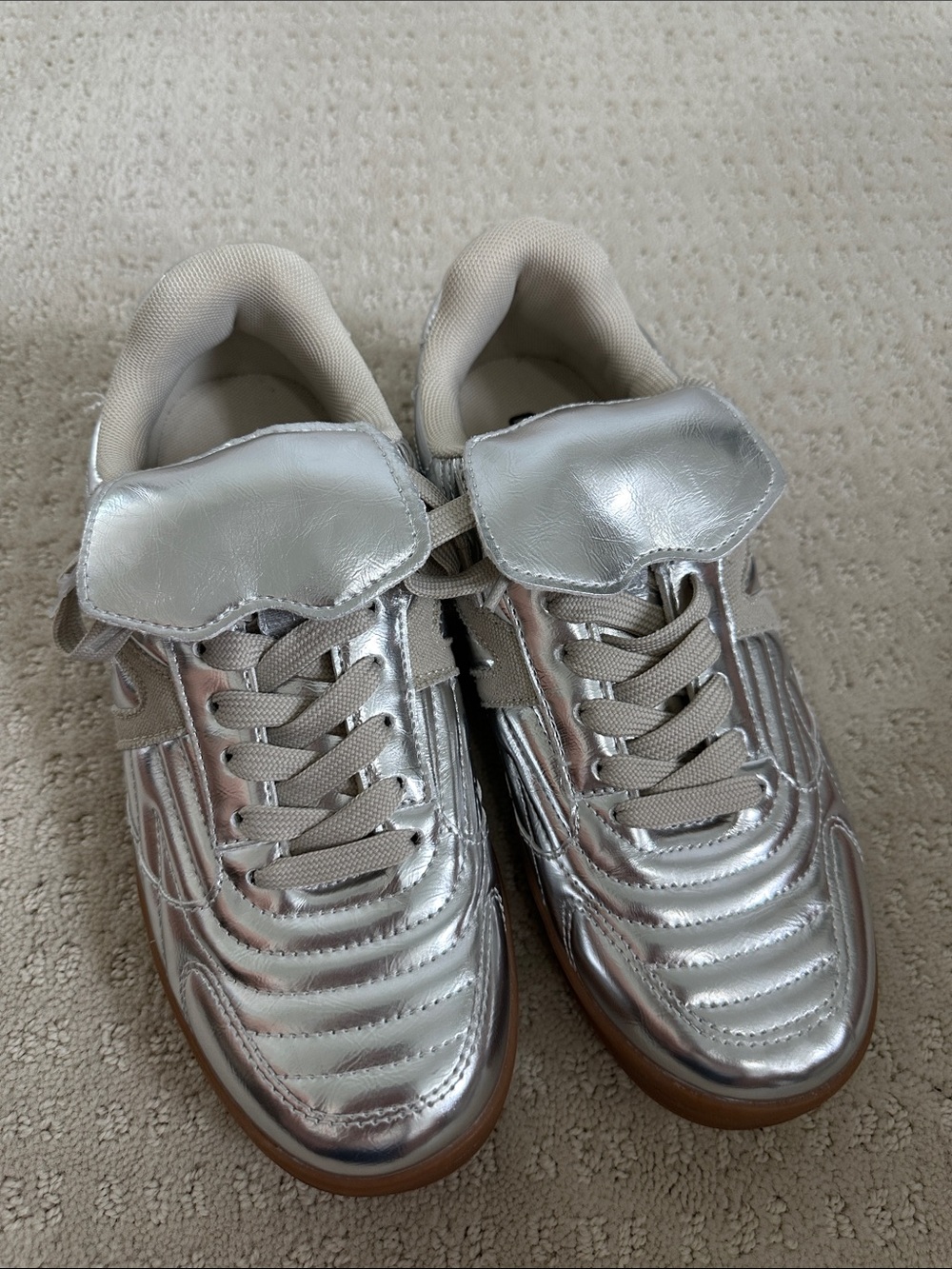 Silver Metallic Lace-Up Cushionaire sz 7.5 Sneakers